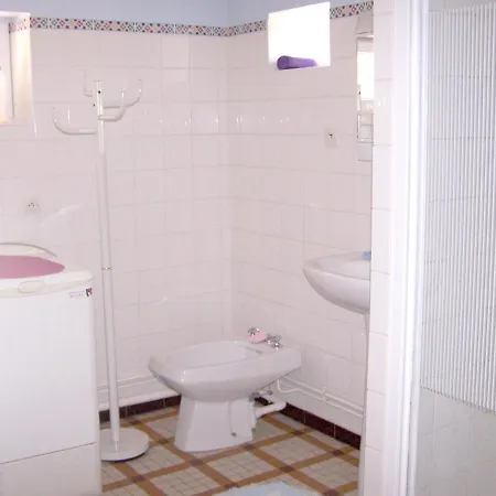 Maison Accueillante à Avec Jardin Spacieux 70 M² Hébergement de vacances *
