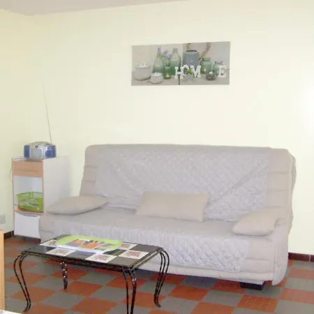Maison Accueillante à Avec Jardin Spacieux 70 M² *